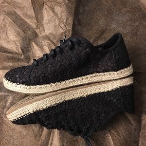 Toms Lace Shoes